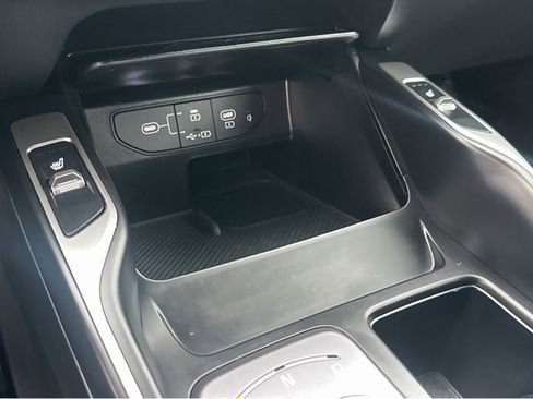 Certified 2025 Kia Sorento EX image 27