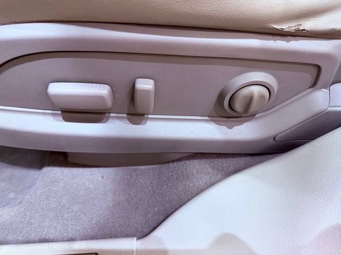 Used 2015 Buick Enclave Leather FWD image 19