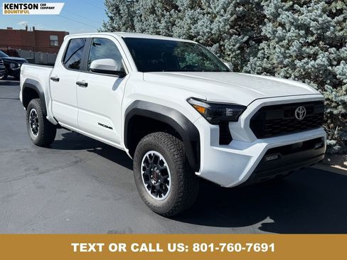 Used 2025 Toyota Tacoma TRD Off-Road image 12