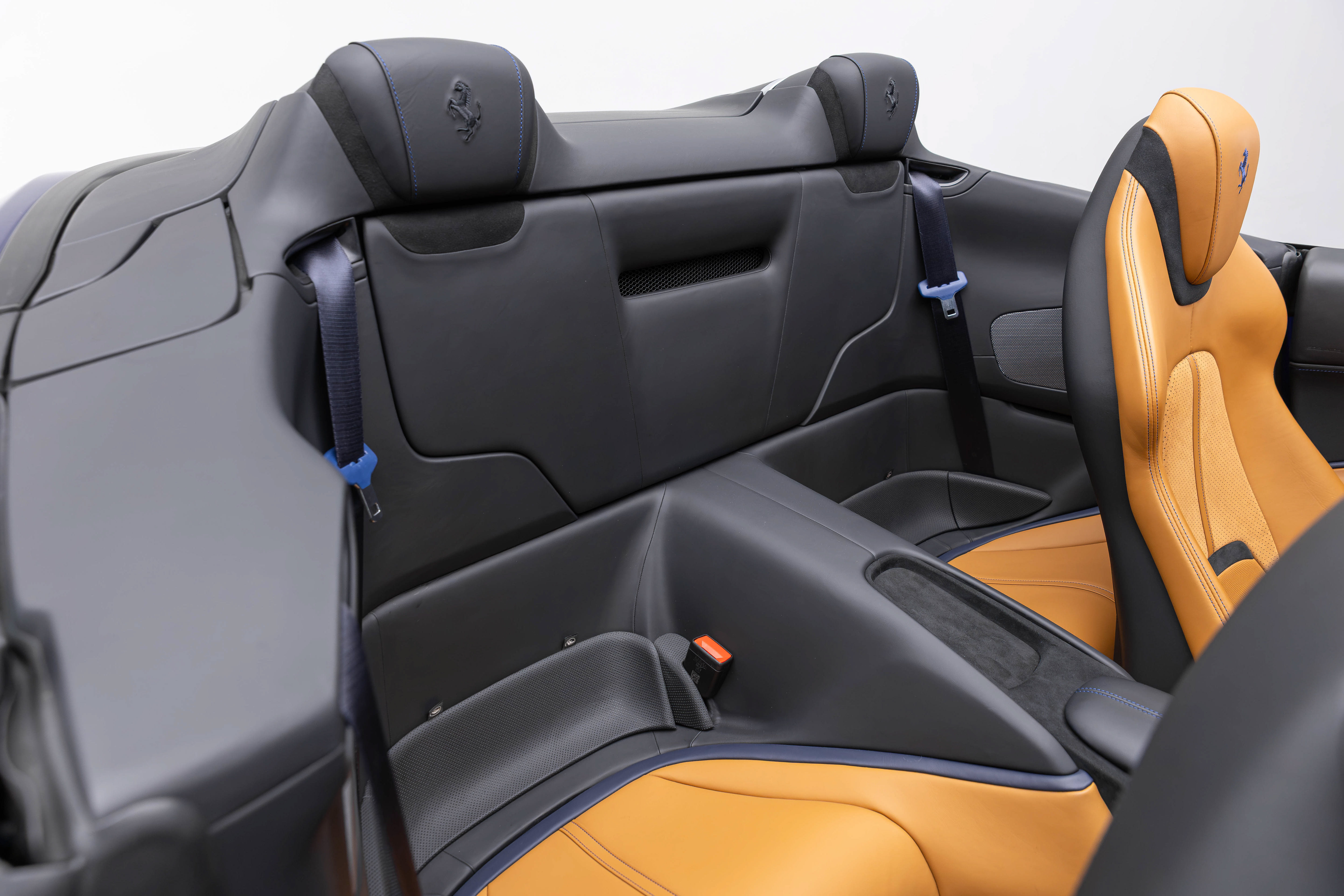 Used 2025 Ferrari Roma Spider RWD image 48
