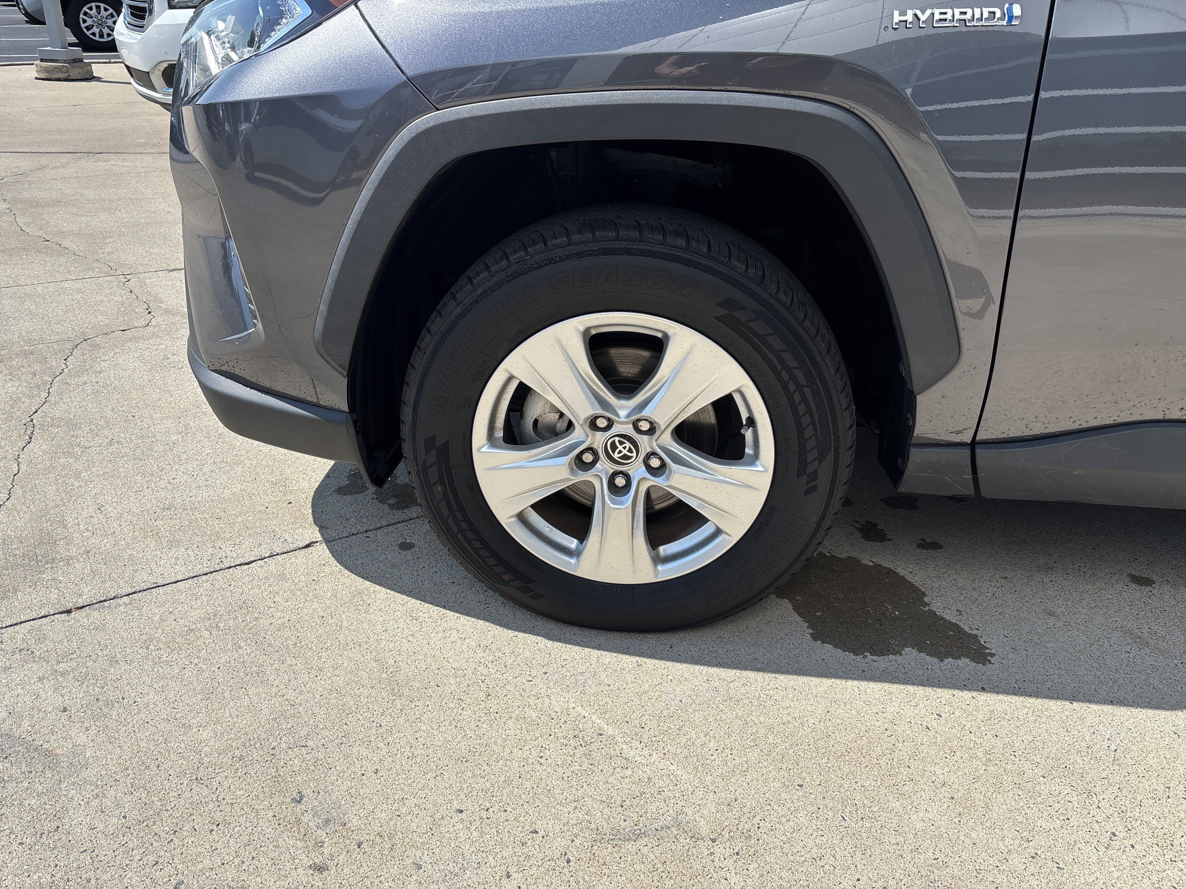 Used 2021 Toyota RAV4 XLE AWD/4WD image 31