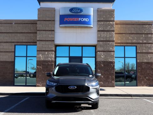 New 2026 Ford Escape SE image 3