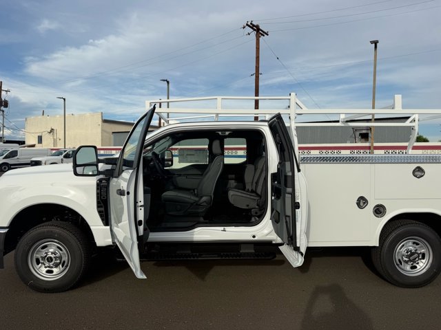 New 2027 Ford F250 XL w/ XL Chrome Package AWD/4WD image 23