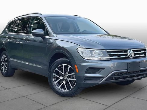 Used 2021 Volkswagen Tiguan SE w/ Panoramic Sunroof Package AWD/4WD image 2