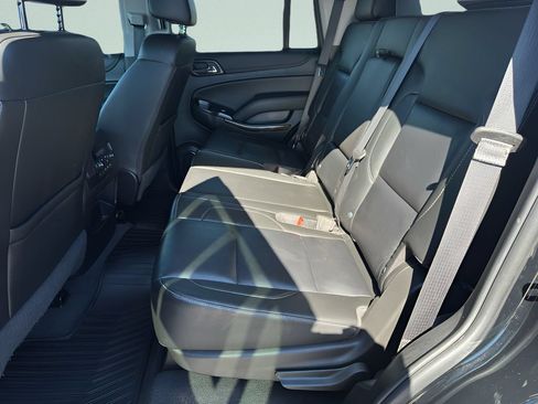 Used 2019 Chevrolet Tahoe LT w/ LT Signature Package AWD/4WD image 17