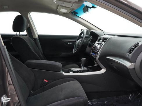 Used 2013 Nissan Altima 2.5 SV FWD image 11