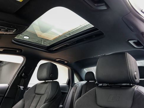 Used 2024 Audi A4 2.0T Premium Plus w/ Premium Plus Package image 5