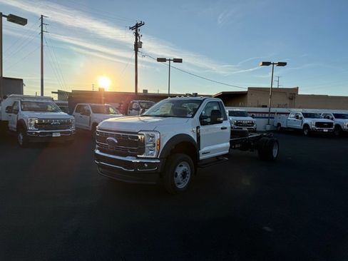 New 2026 Ford F550 2WD Regular Cab Super Duty image 5