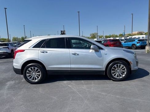 Used 2017 Cadillac XT5 Luxury w/ Driver Awareness Package AWD/4WD image 2