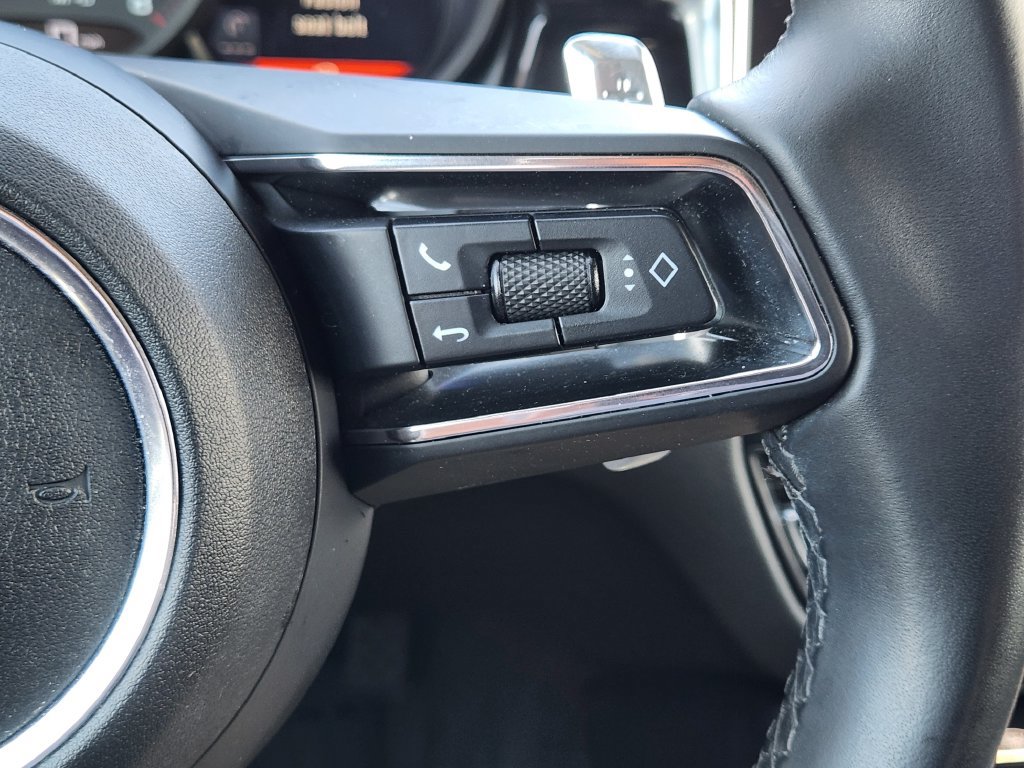 Used 2022 Porsche Macan AWD/4WD image 32