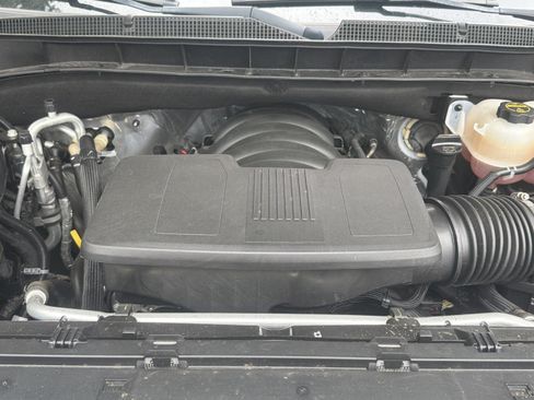 Used 2024 Chevrolet Suburban Z71 AWD/4WD image 31