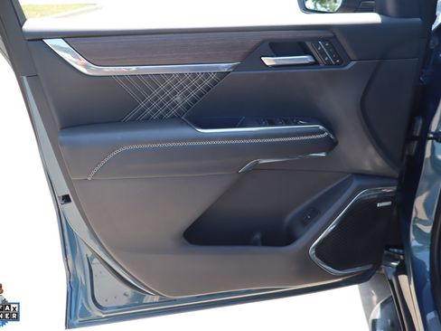 Used 2025 GMC Acadia Denali w/ LPO, Floor Liner Package FWD image 12