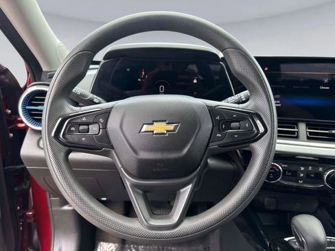 Used 2024 Chevrolet Trax LT image 24