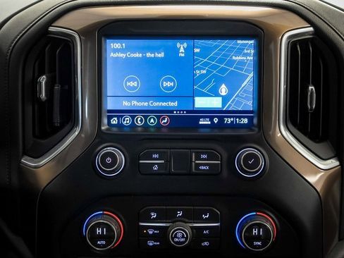 Used 2019 Chevrolet Silverado 1500 High Country image 24