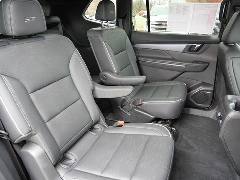 Used 2025 Buick Enclave Sport Touring AWD/4WD image 20
