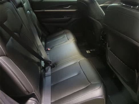 New 2025 Jeep Grand Cherokee Limited image 18