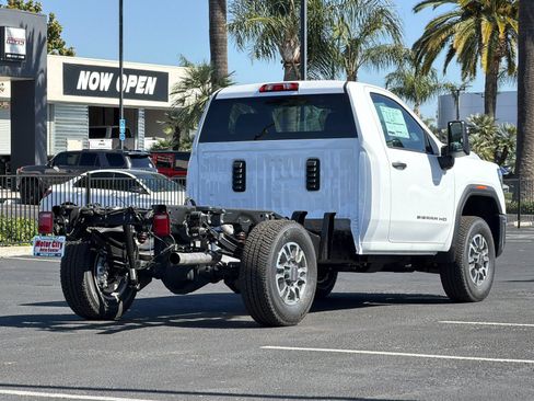 New 2026 GMC Sierra 3500 Pro w/ Convenience Package RWD image 4