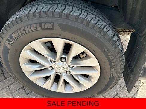 Used 2018 Lexus GX 460 Premium w/ Premium Package AWD/4WD image 11