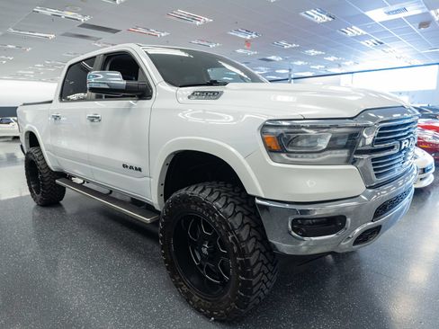 Used 2019 RAM 1500 Laramie RWD image 4