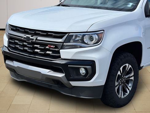 Used 2022 Chevrolet Colorado Z71 AWD/4WD image 37