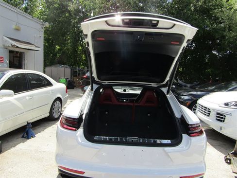 Used 2018 Porsche Panamera 4 image 7