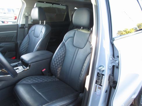 Used 2023 Kia Sorento SX Prestige image 15