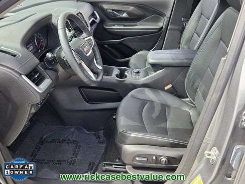 Used 2023 GMC Terrain SLT w/ Tech Package FWD image 10