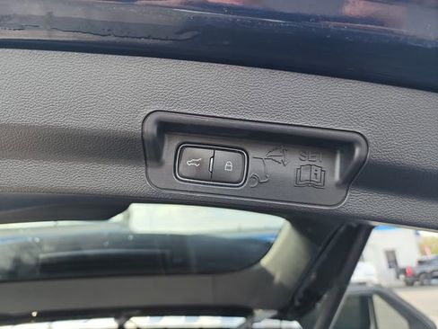 Used 2021 Ford Explorer XLT w/ Equipment Group 202A image 16