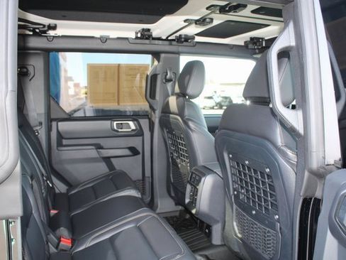 Used 2025 Ford Bronco Badlands image 16