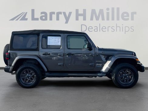 Used 2021 Jeep Wrangler Unlimited Sahara w/ Cold Weather Group image 6