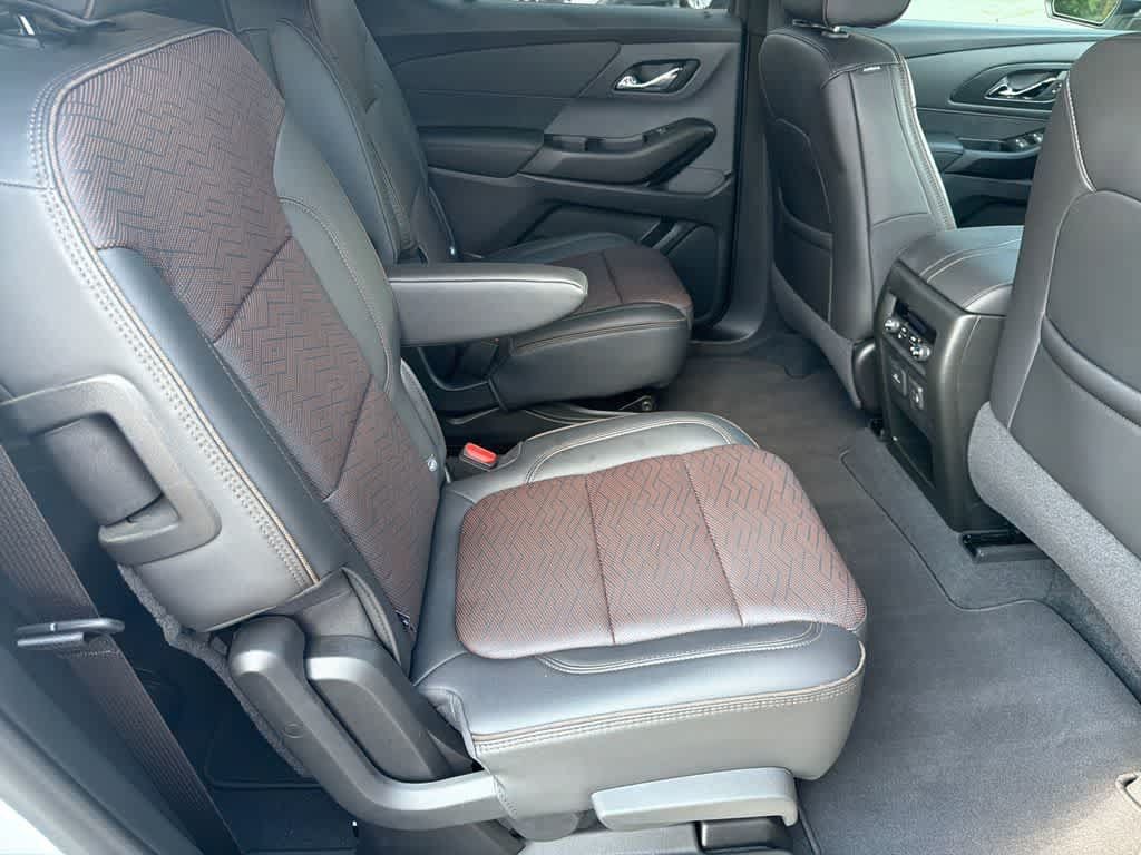 Used 2024 Chevrolet Traverse High Country FWD image 14