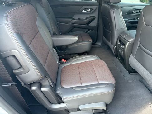 Used 2024 Chevrolet Traverse High Country FWD image 14