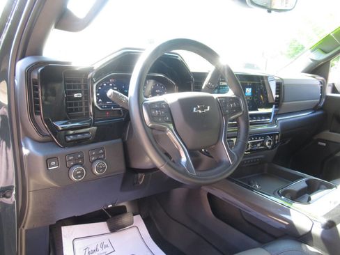 Used 2025 Chevrolet Silverado 2500 ZR2 w/ Technology Package AWD/4WD image 33