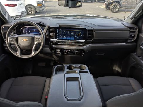 Used 2025 Chevrolet Silverado 1500 LT image 16