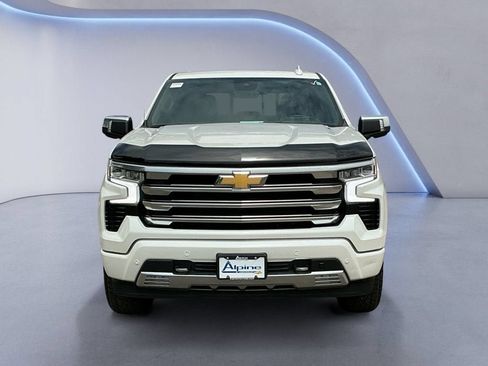 Used 2025 Chevrolet Silverado 1500 High Country w/ Technology Package AWD/4WD image 8