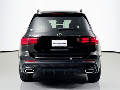Certified 2024 Mercedes-Benz GLB 250 image 4