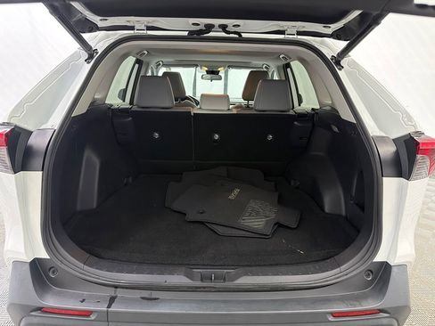 Used 2019 Toyota RAV4 XLE Premium image 19