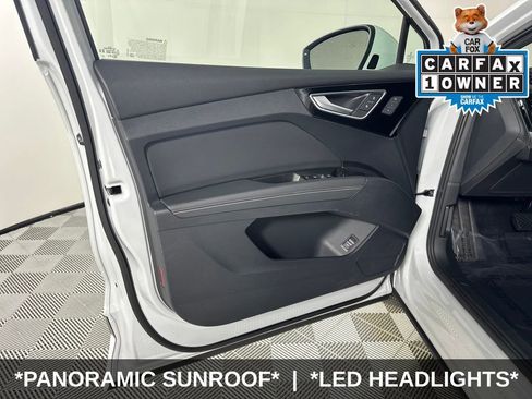 Used 2024 Audi Q4 e-tron Prestige image 13