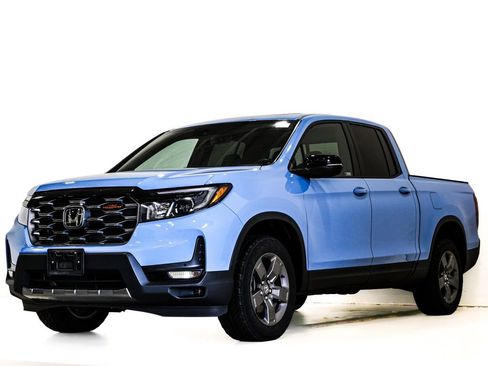 Used 2024 Honda Ridgeline TrailSport image 3