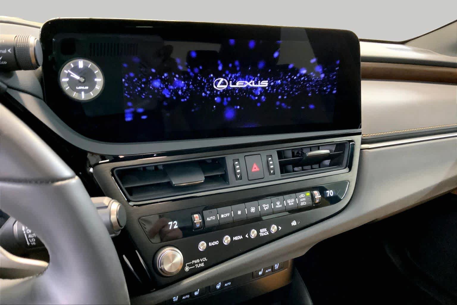 Used 2025 Lexus ES 350 w/ Accessory Package (Z1) FWD image 6