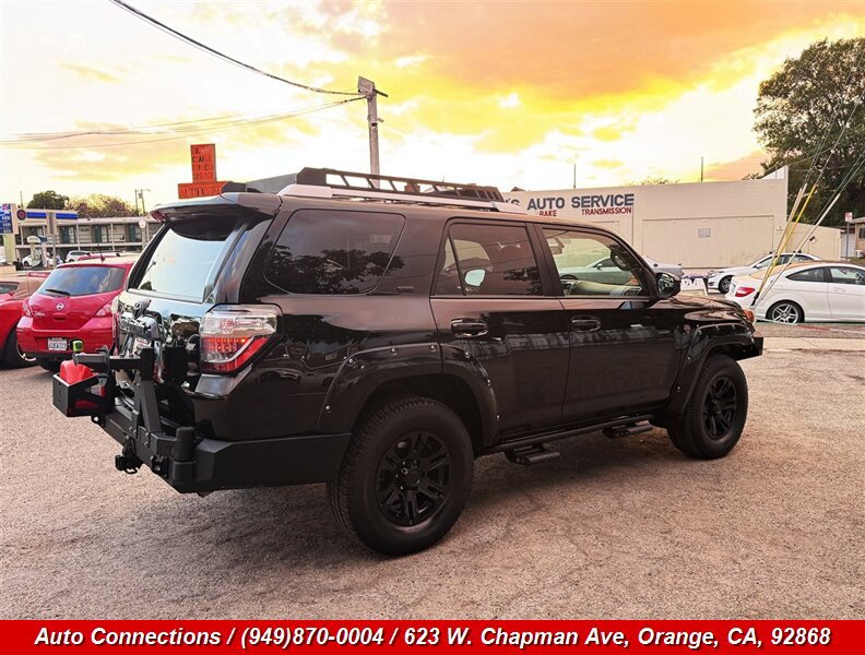 Used 2017 Toyota 4Runner SR5 AWD/4WD image 3