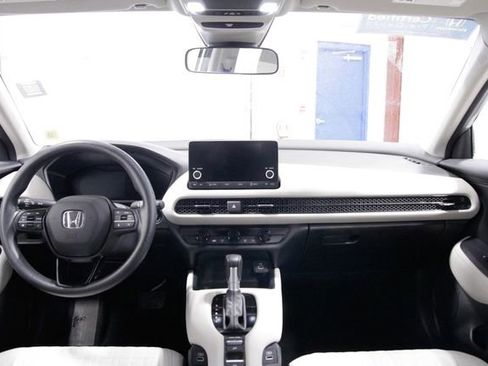 Certified 2023 Honda HR-V LX image 17