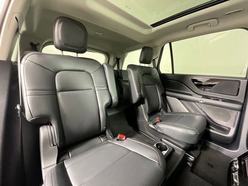 Used 2025 Lincoln Aviator 2WD image 22