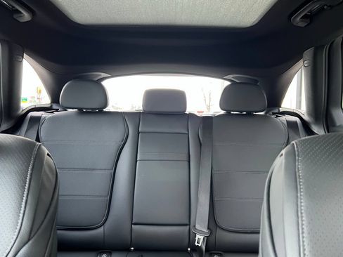 Used 2026 Mercedes-Benz GLC 300 image 24