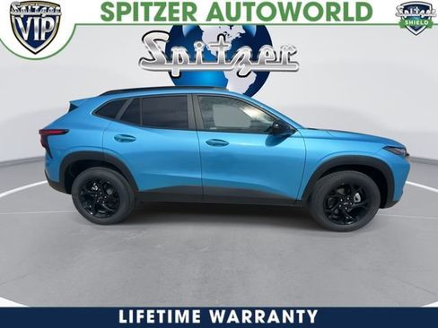 New 2026 Chevrolet Trax LT w/ Midnight Edition FWD image 9