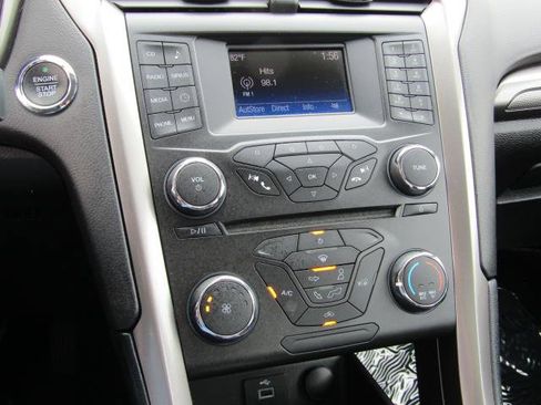 Certified 2017 Ford Fusion SE FWD image 22