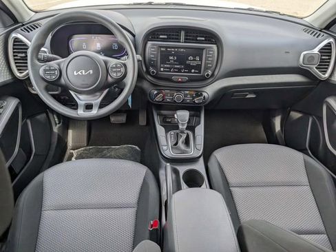 Used 2025 Kia Soul LX image 10