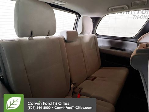 Used 2017 Toyota Sequoia SR5 AWD/4WD image 16