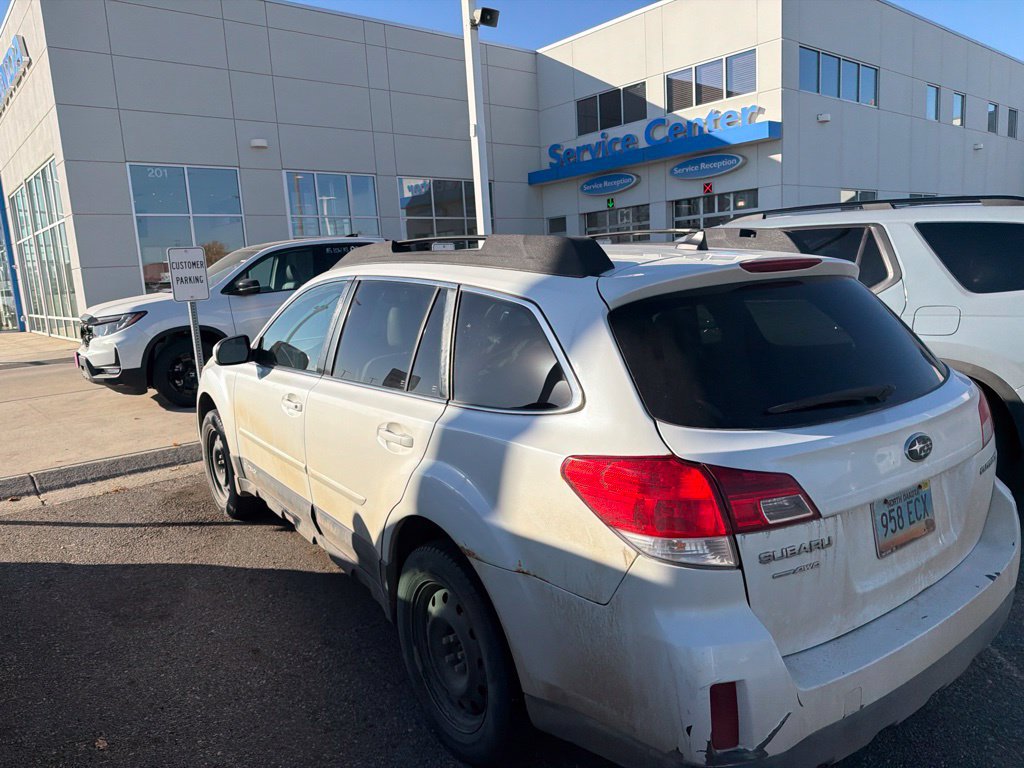 Used 2013 Subaru Outback 2.5i Limited w/ Moonroof Pkg AWD/4WD image 6