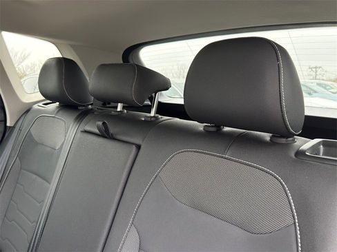 New 2026 Volkswagen Taos SE image 28